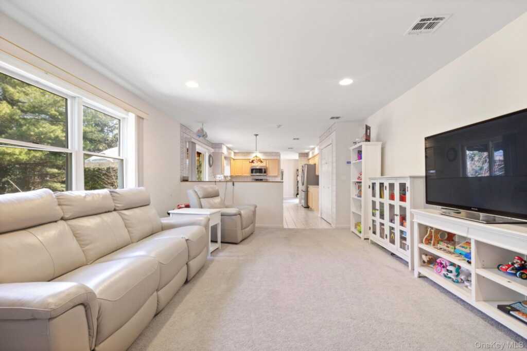 88 Highview Avenue, Nanuet, NY 10954 - Photo 13 of 37