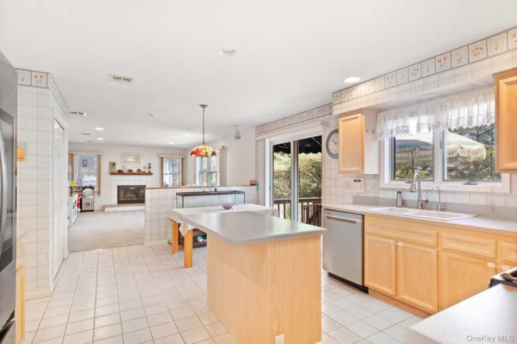 88 Highview Avenue, Nanuet, NY 10954 - Photo 18 of 37