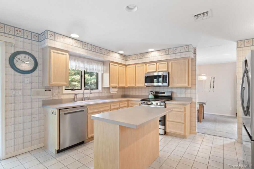 88 Highview Avenue, Nanuet, NY 10954 - Photo 19 of 37