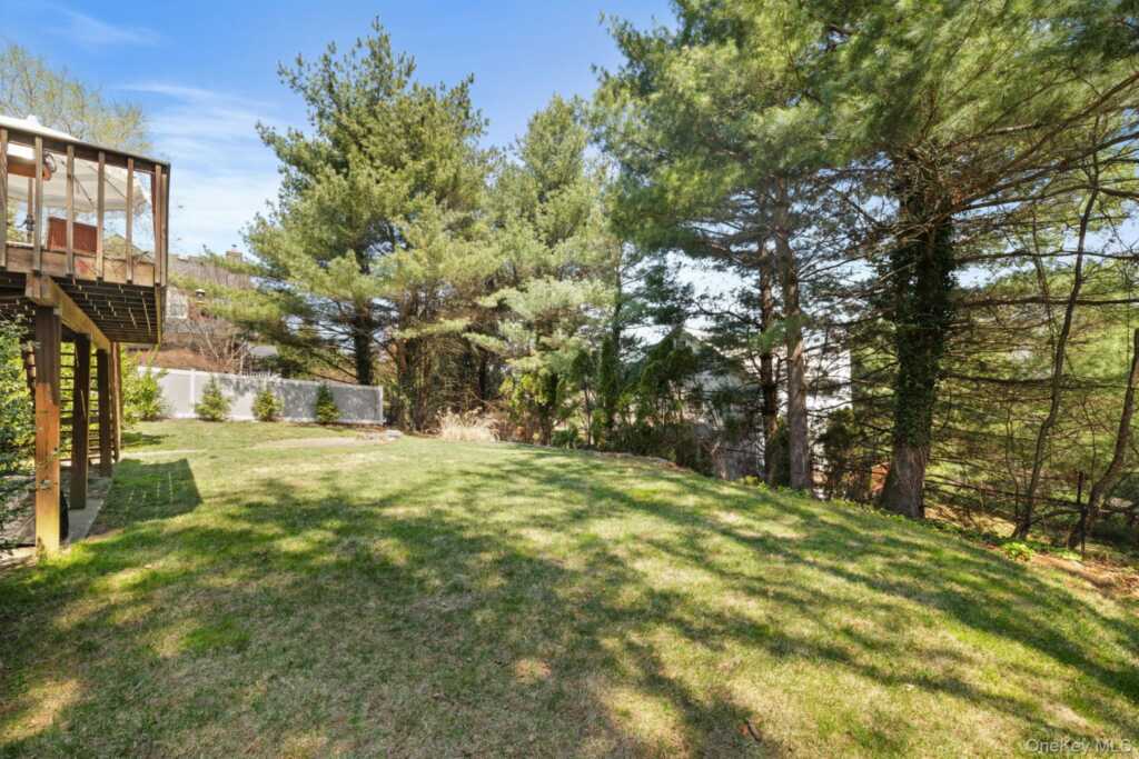 88 Highview Avenue, Nanuet, NY 10954 - Photo 34 of 37