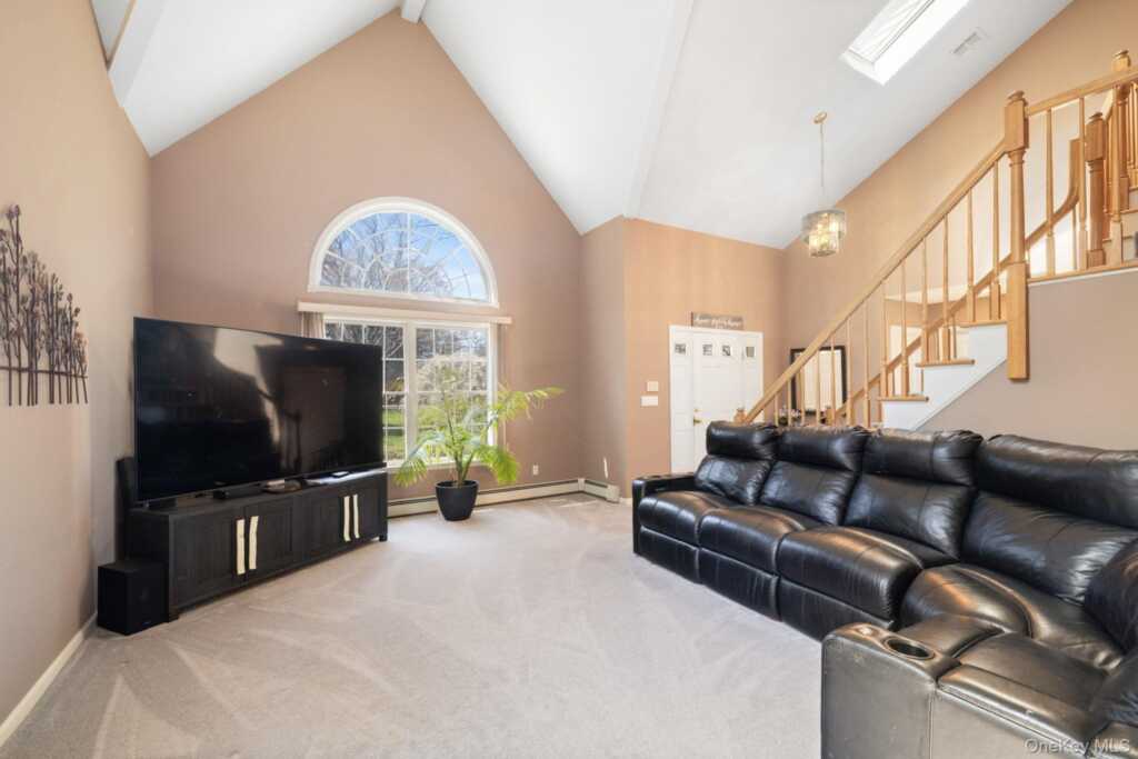 88 Highview Avenue, Nanuet, NY 10954 - Photo 9 of 37