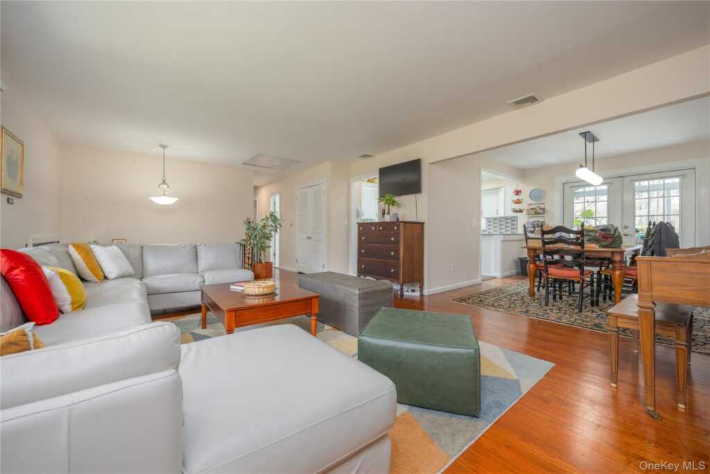 45 Woodglen Drive, New City, NY 10956 - Photo 12 of 43