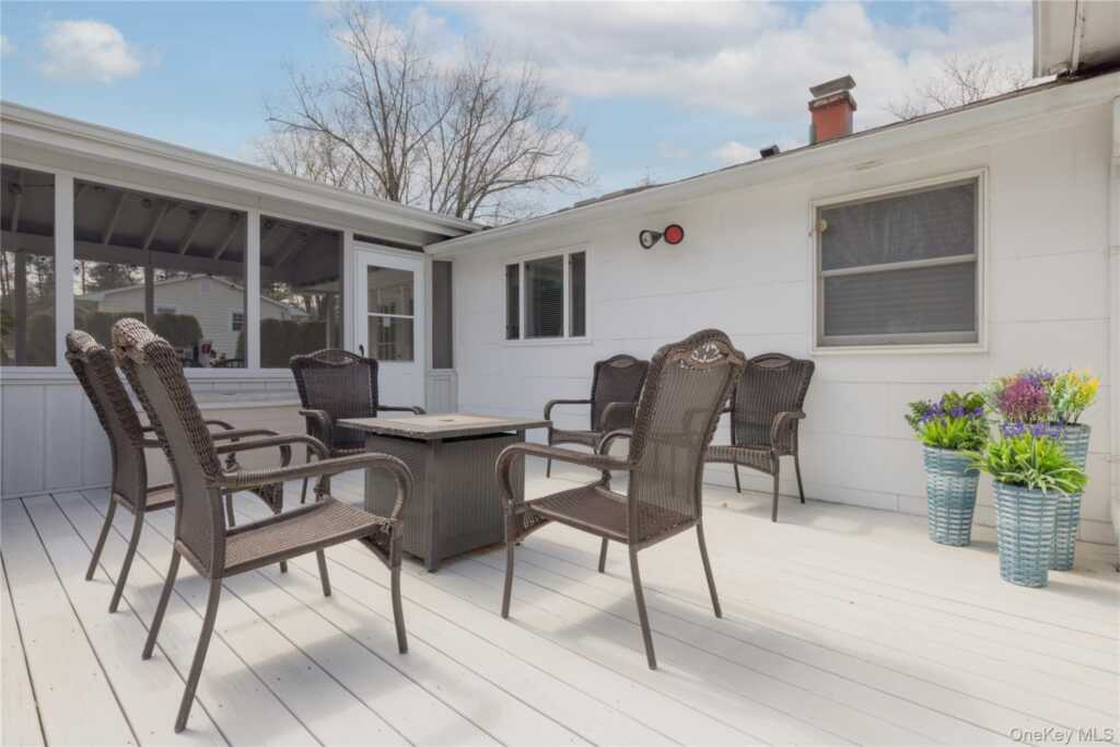 45 Woodglen Drive, New City, NY 10956 - Photo 18 of 43