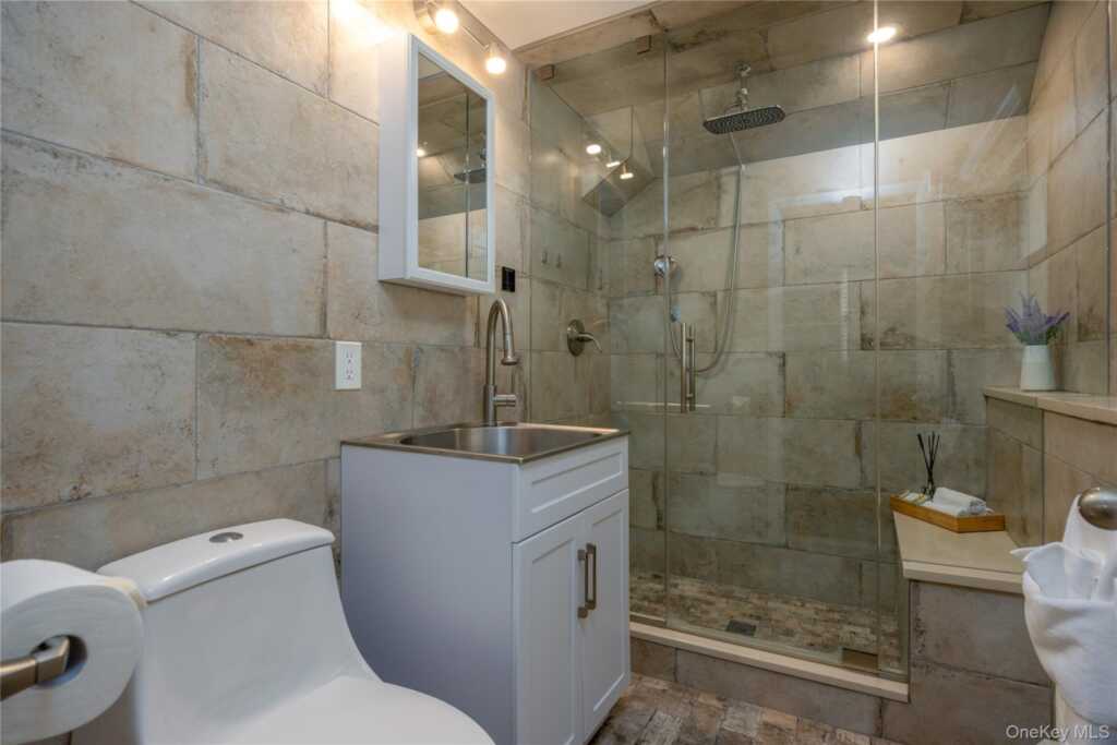 45 Woodglen Drive, New City, NY 10956 - Photo 30 of 43