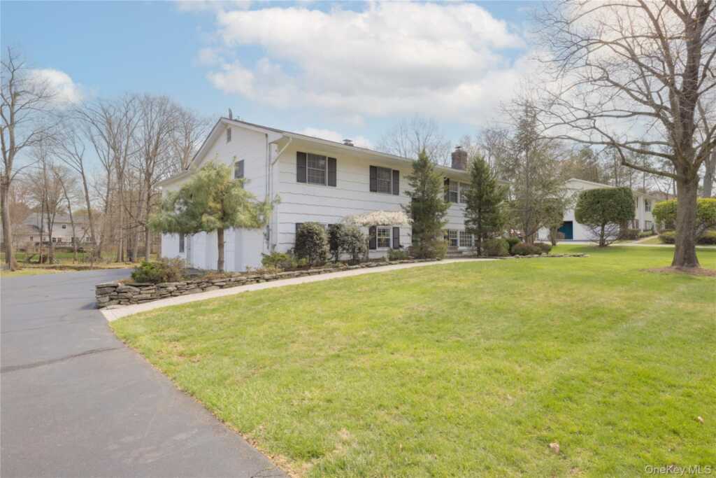 45 Woodglen Drive, New City, NY 10956 - Photo 4 of 43