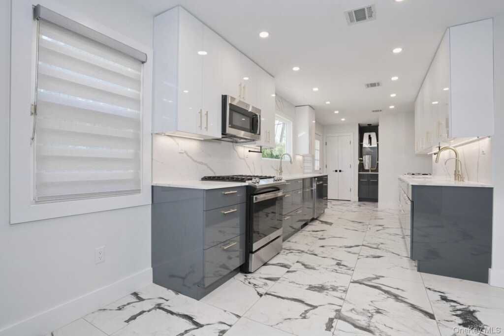 10 Millbury Street, Suffern, NY 10901 - Photo 7 of 40