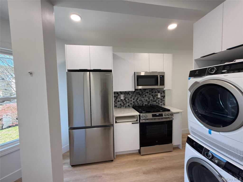 99 Cedar Hill Avenue, Nyack, NY 10960 - Photo 3 of 5