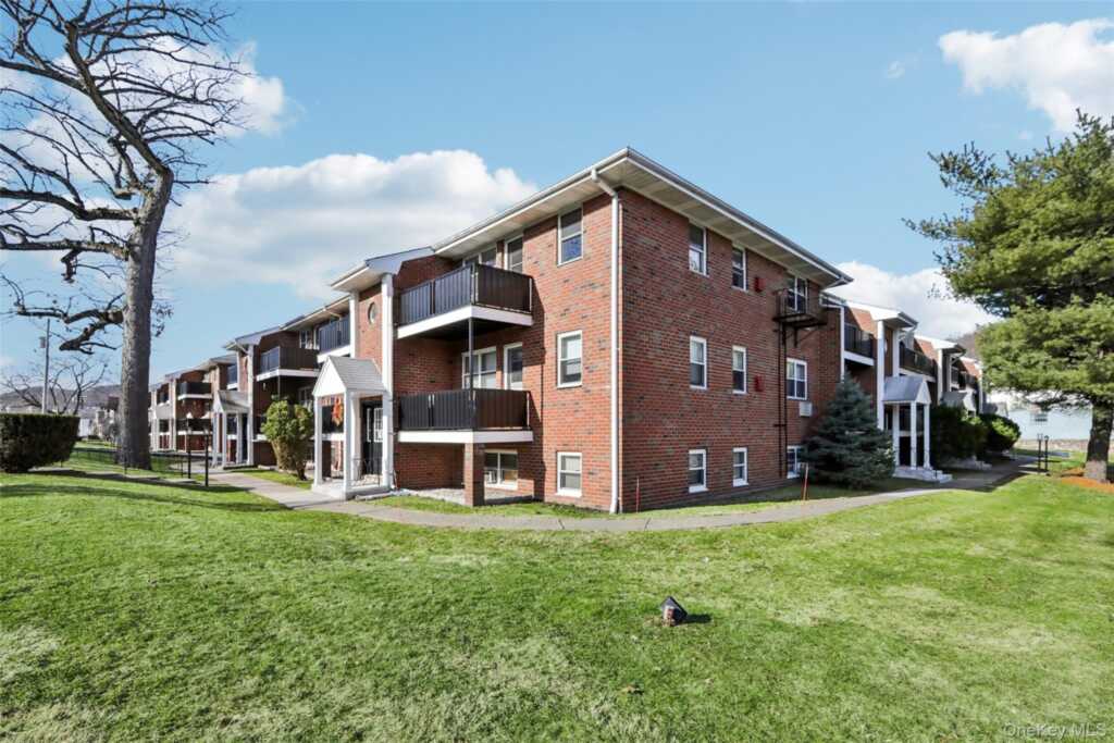 20 Francis Avenue, Unit #10C, Nyack, NY 10960 - Photo 3 of 23