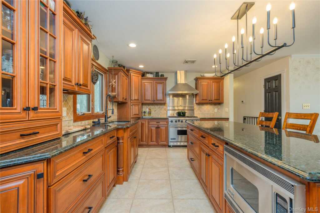 2 Emily Lane, Stony Point, NY 10980 - Photo 6 of 31