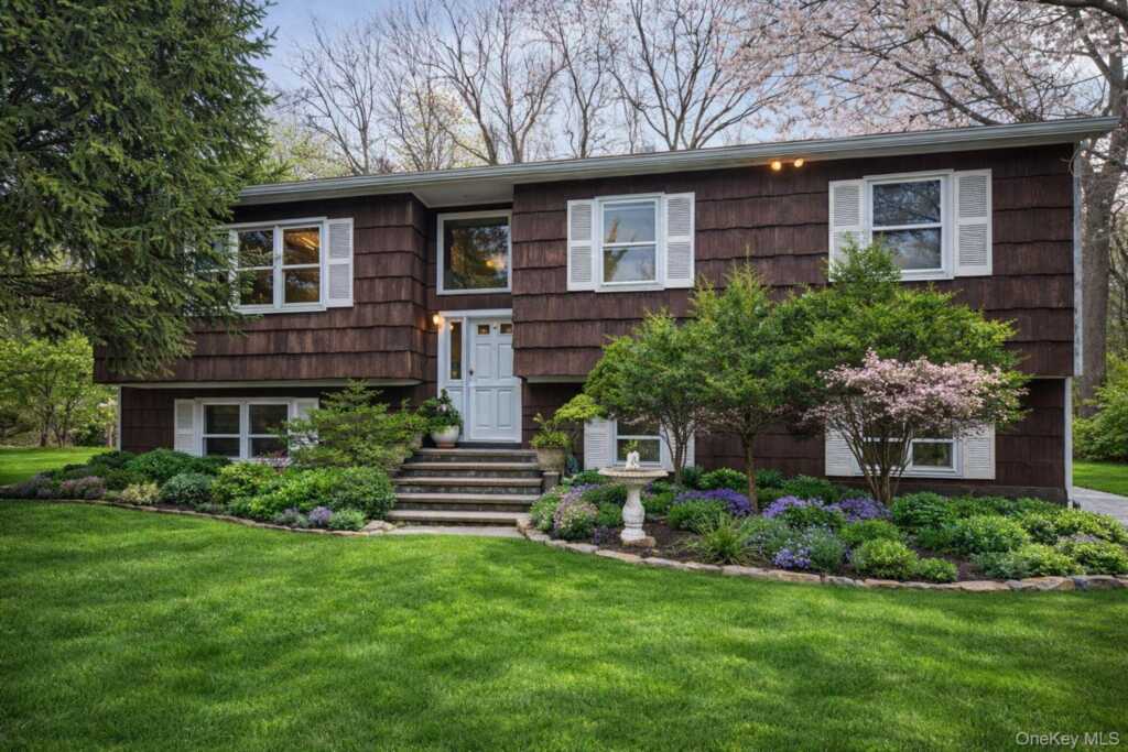 12 Green Bower Lane, New City, NY 10956