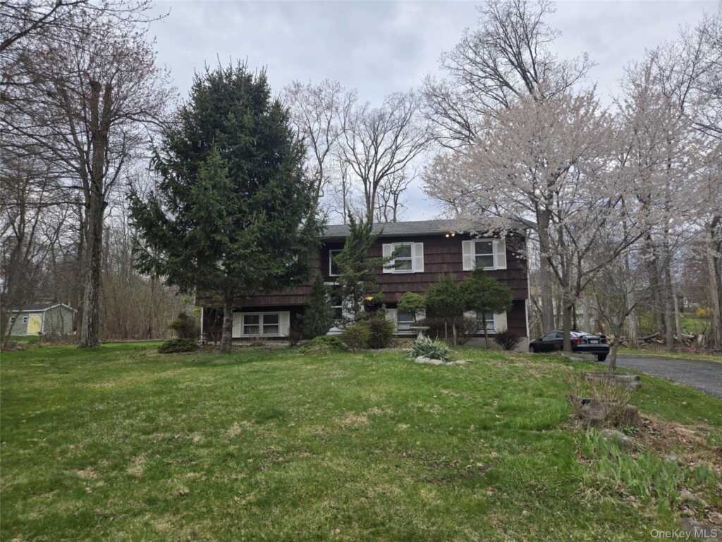 12 Green Bower Lane, New City, NY 10956 - Photo 3 of 6