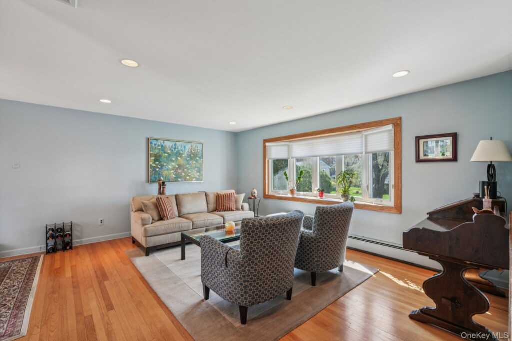 23 Will Rogers Lane, Nanuet, NY 10954 - Photo 3 of 47