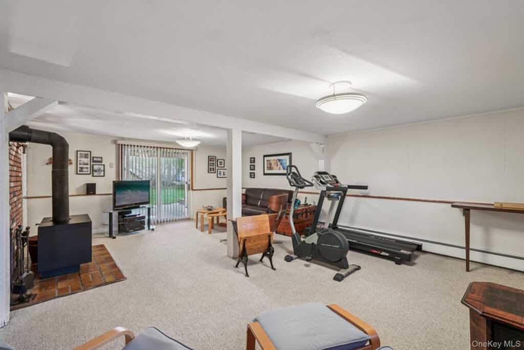 23 Will Rogers Lane, Nanuet, NY 10954 - Photo 31 of 47