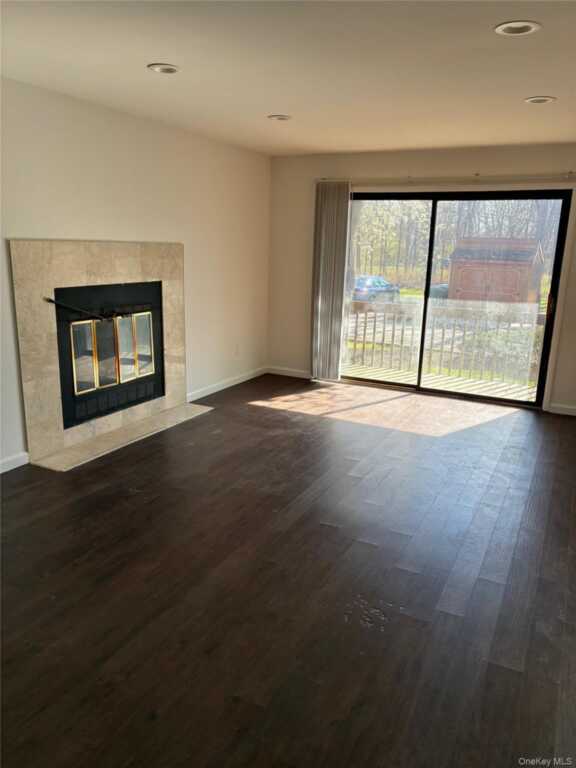 401 Town Hill Road, Unit #1-D, Nanuet, NY 10954 - Photo 6 of 15