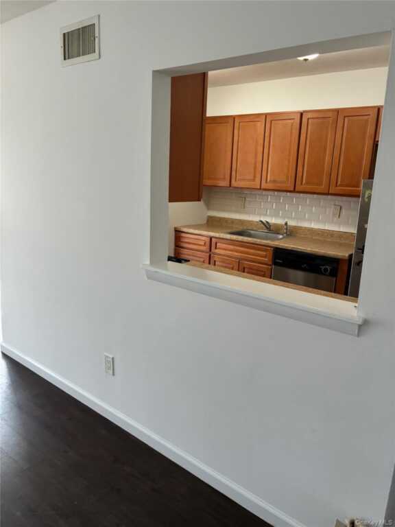 401 Town Hill Road, Unit #1-D, Nanuet, NY 10954 - Photo 7 of 15