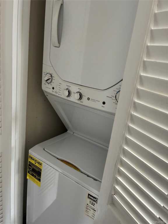 401 Town Hill Road, Unit #1-D, Nanuet, NY 10954 - Photo 9 of 15