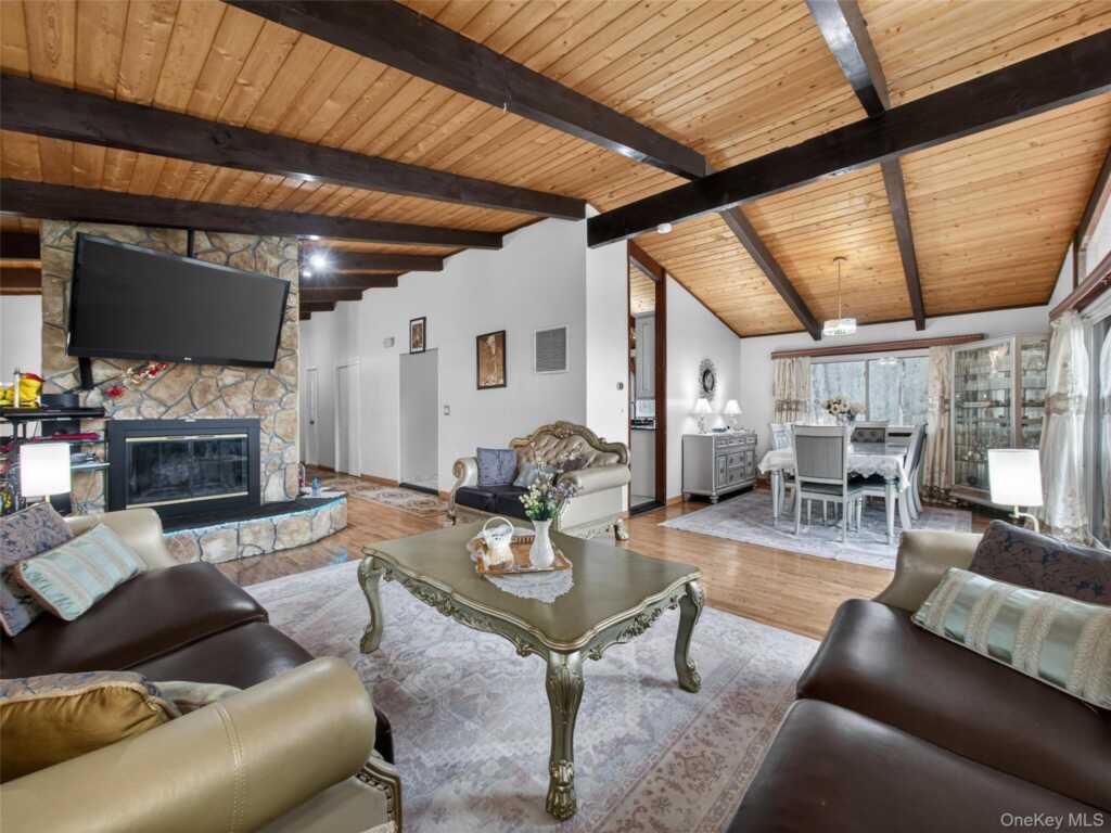 810 Haverstraw Road, Suffern, NY 10901 - Photo 10 of 49