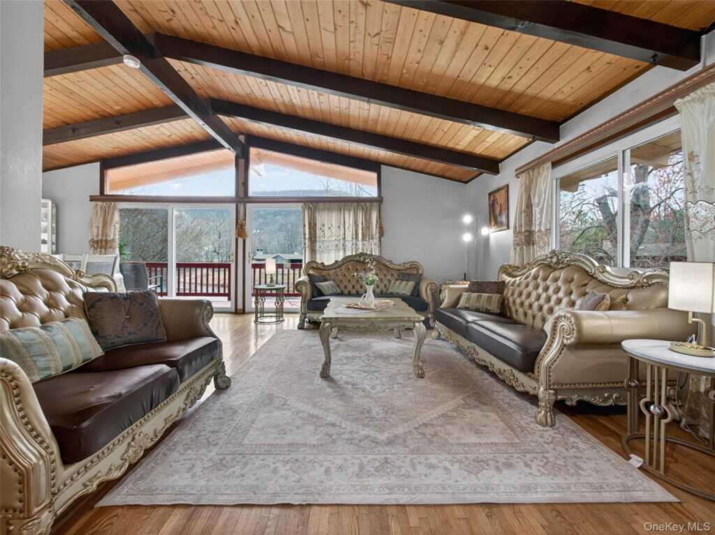 810 Haverstraw Road, Suffern, NY 10901 - Photo 11 of 49