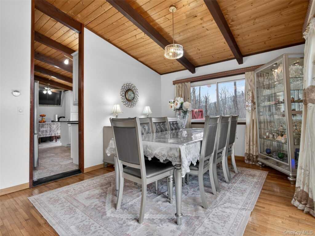 810 Haverstraw Road, Suffern, NY 10901 - Photo 12 of 49