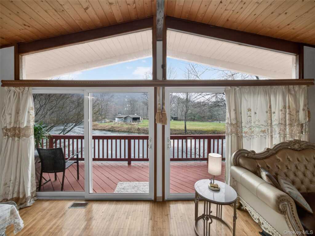 810 Haverstraw Road, Suffern, NY 10901 - Photo 13 of 49