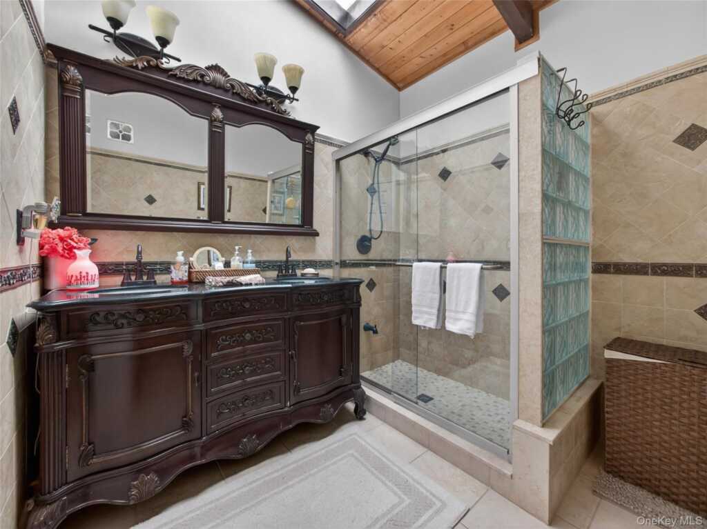 810 Haverstraw Road, Suffern, NY 10901 - Photo 19 of 49