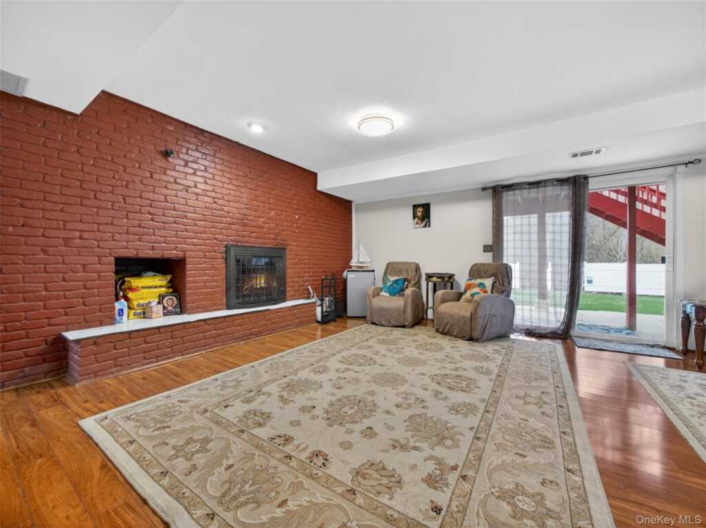 810 Haverstraw Road, Suffern, NY 10901 - Photo 34 of 49