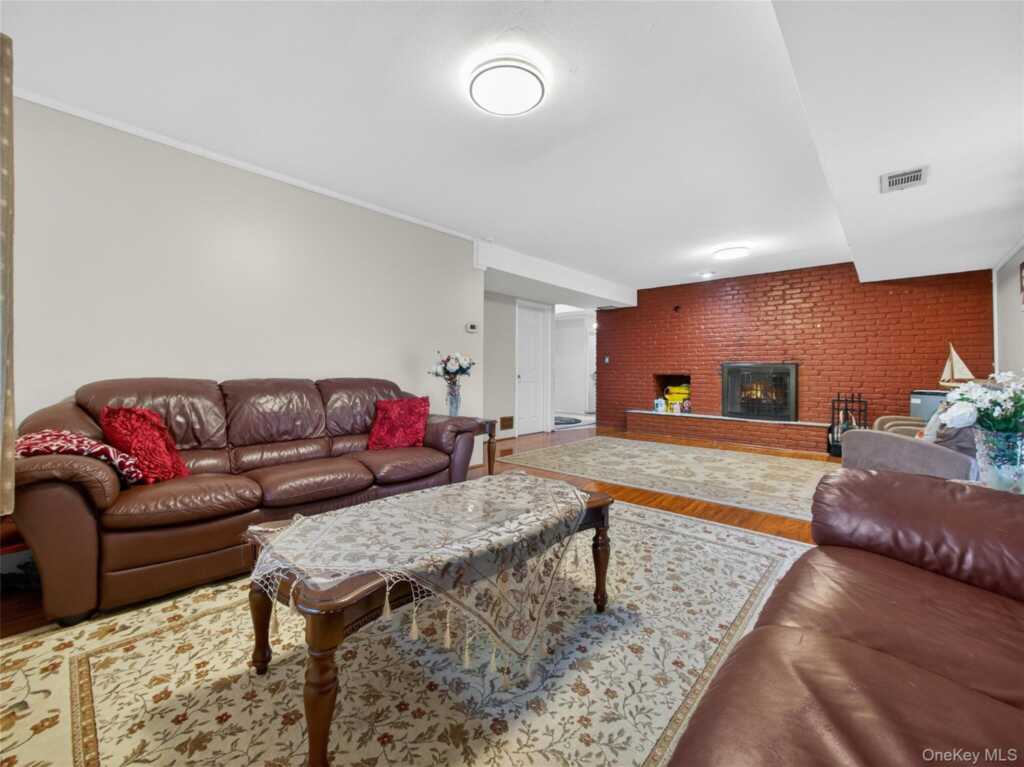 810 Haverstraw Road, Suffern, NY 10901 - Photo 35 of 49