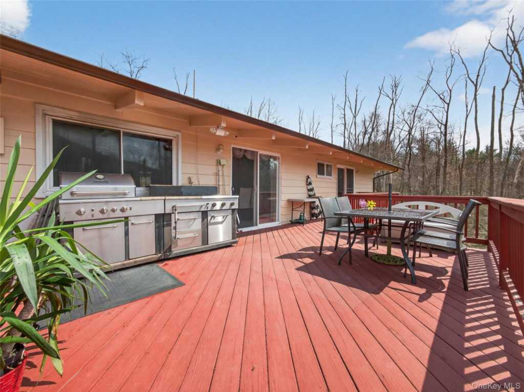 810 Haverstraw Road, Suffern, NY 10901 - Photo 36 of 49