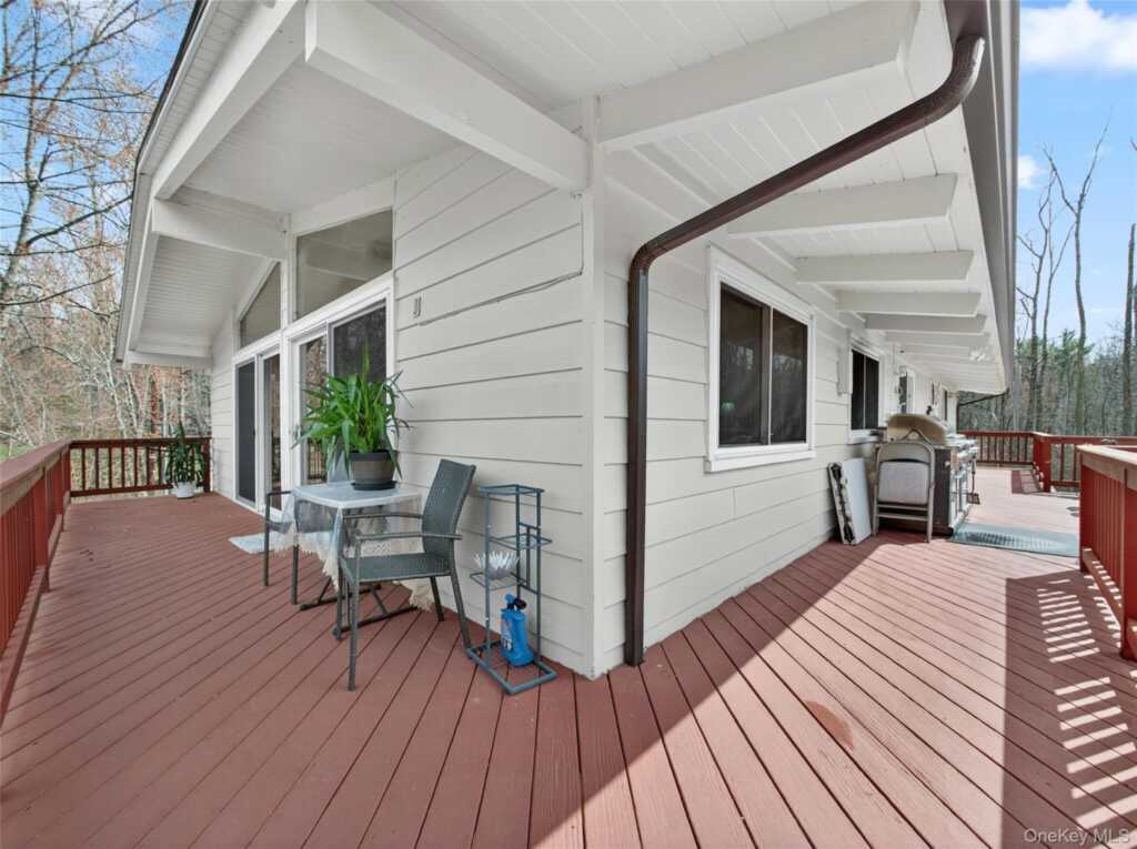 810 Haverstraw Road, Suffern, NY 10901 - Photo 37 of 49