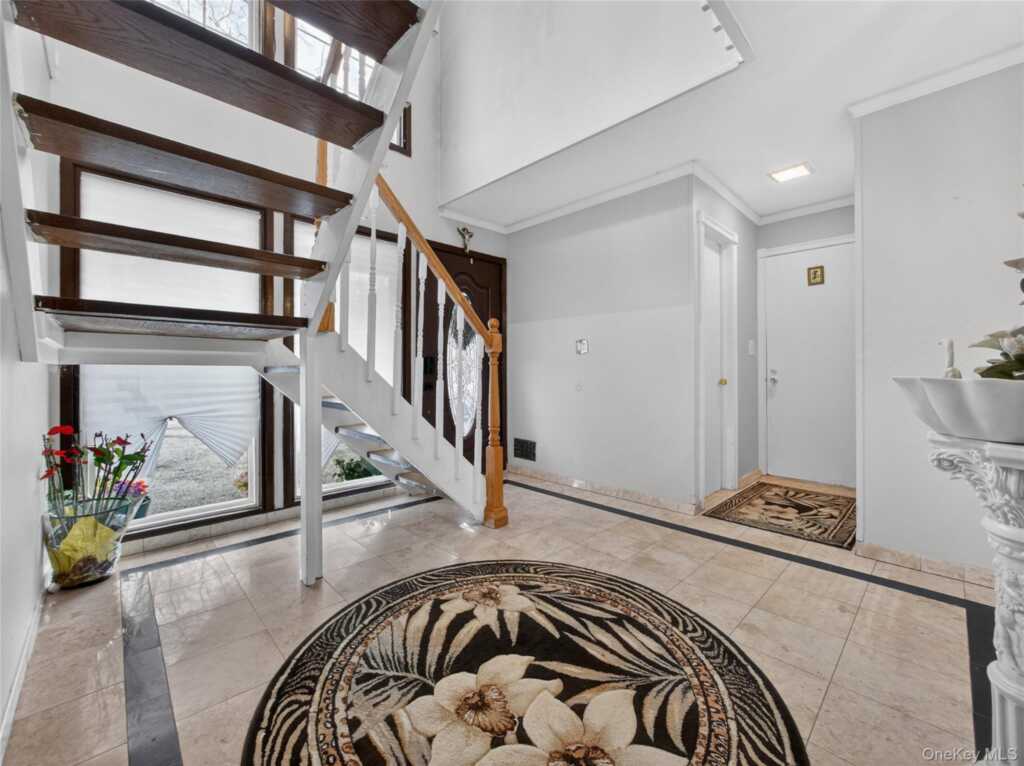 810 Haverstraw Road, Suffern, NY 10901 - Photo 4 of 49