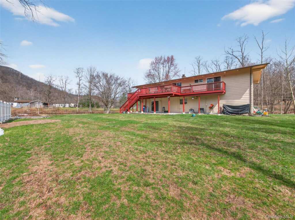 810 Haverstraw Road, Suffern, NY 10901 - Photo 40 of 49