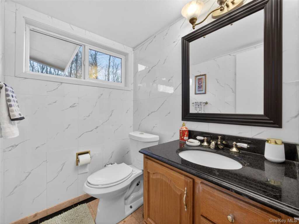 810 Haverstraw Road, Suffern, NY 10901 - Photo 5 of 49