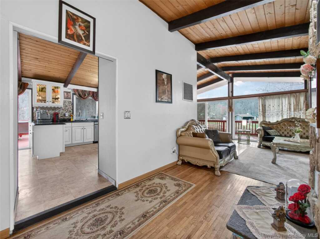 810 Haverstraw Road, Suffern, NY 10901 - Photo 7 of 49