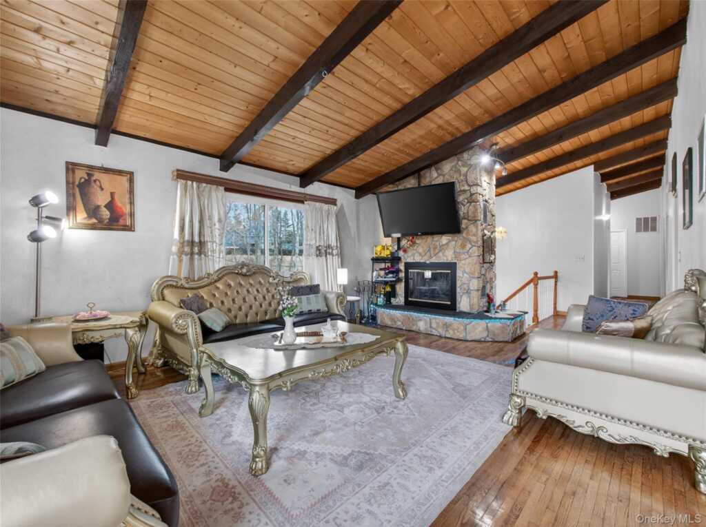 810 Haverstraw Road, Suffern, NY 10901 - Photo 8 of 49