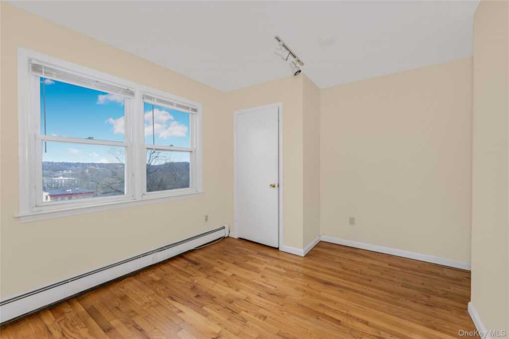 26 Fairview Avenue, White Plains, NY 10603 - Photo 12 of 13