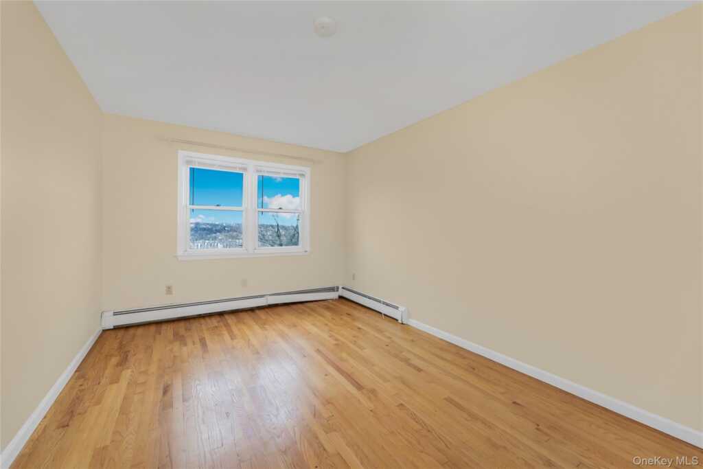 26 Fairview Avenue, White Plains, NY 10603 - Photo 8 of 13