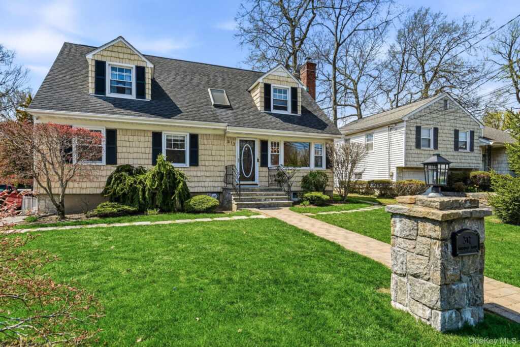 317 Hornidge Road, Rye, NY 10543 - Photo 2 of 21