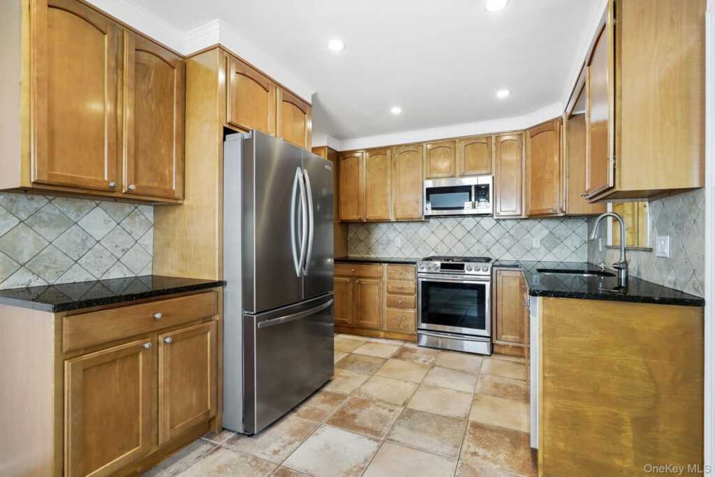 317 Hornidge Road, Rye, NY 10543 - Photo 5 of 21