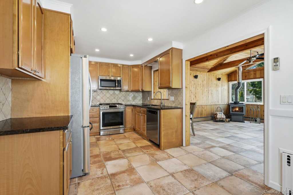 317 Hornidge Road, Rye, NY 10543 - Photo 6 of 21