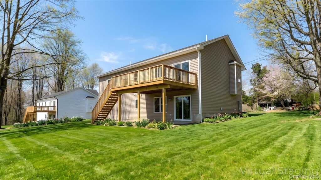 744 9W Route, Valley Cottage, NY 10989 - Photo 3 of 3