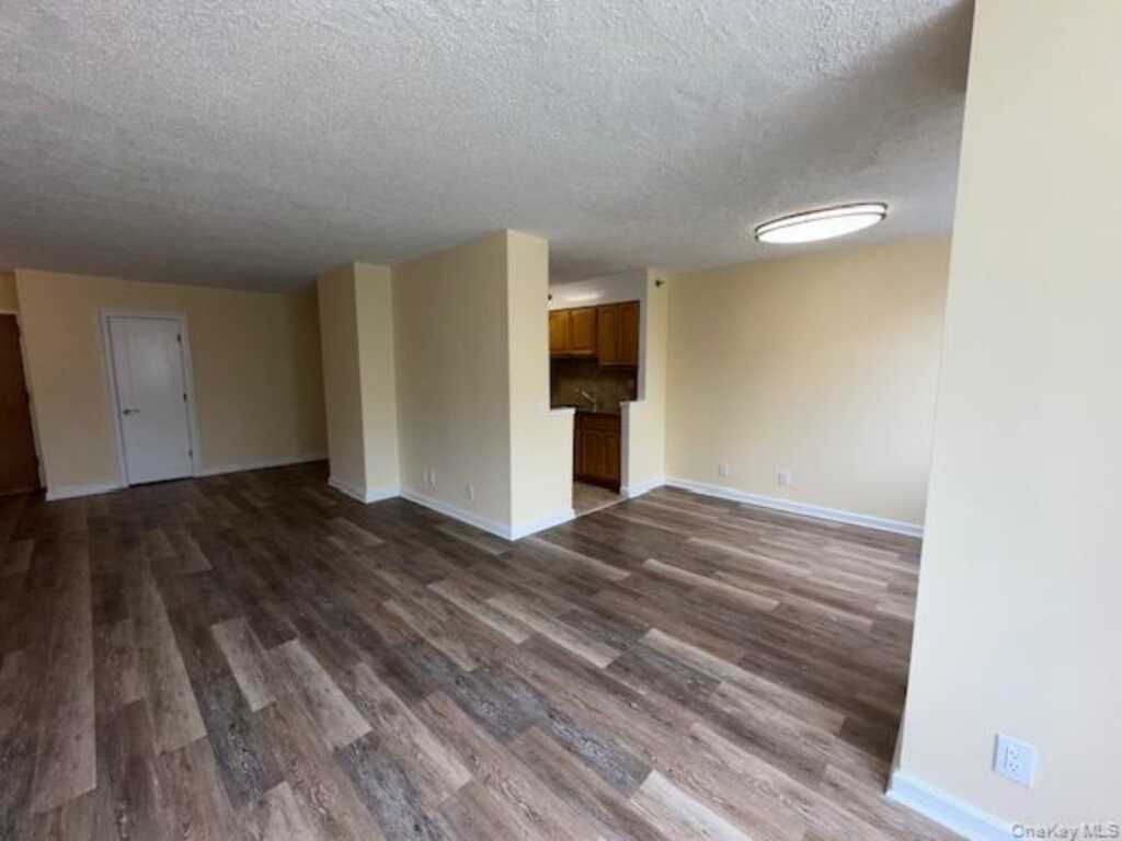 14 Nosband Avenue, Unit #1j, White Plains, NY 10605 - Photo 11 of 35
