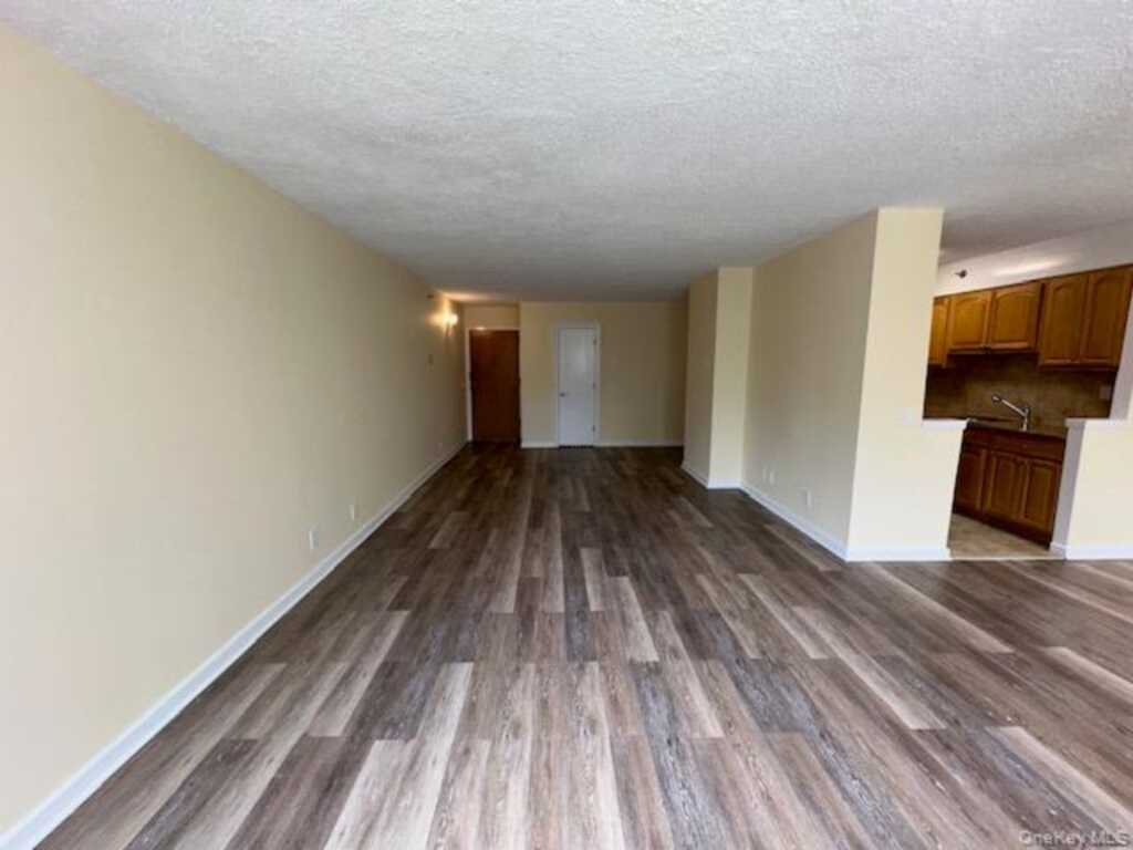 14 Nosband Avenue, Unit #1j, White Plains, NY 10605 - Photo 12 of 35