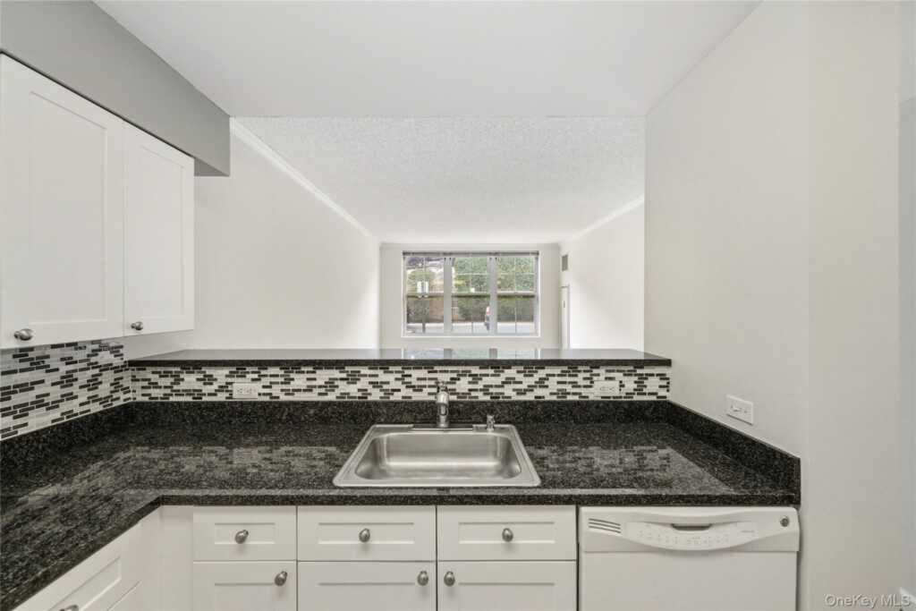 300 Mamaroneck Avenue, Unit #323, White Plains, NY 10604 - Photo 10 of 29