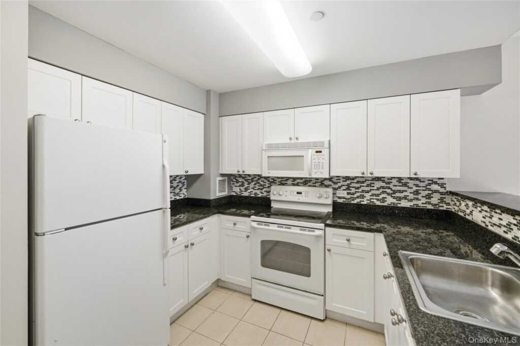 300 Mamaroneck Avenue, Unit #323, White Plains, NY 10604 - Photo 11 of 29