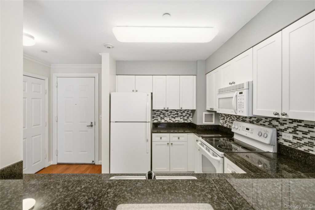 300 Mamaroneck Avenue, Unit #323, White Plains, NY 10604 - Photo 18 of 29