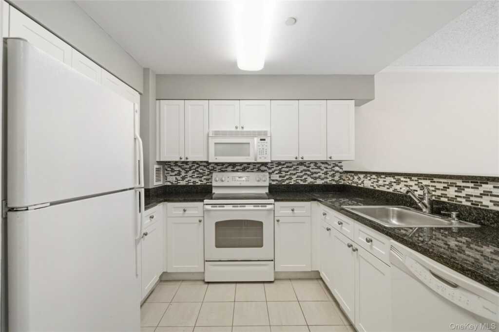 300 Mamaroneck Avenue, Unit #323, White Plains, NY 10604 - Photo 7 of 29