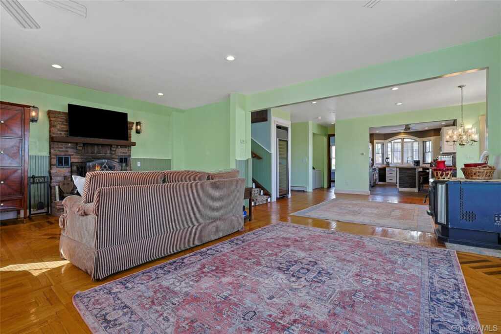 19 E Catherine Street, Nyack, NY 10960 - Photo 11 of 50