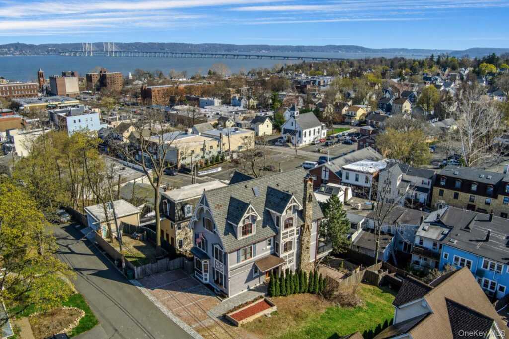 19 E Catherine Street, Nyack, NY 10960 - Photo 2 of 50