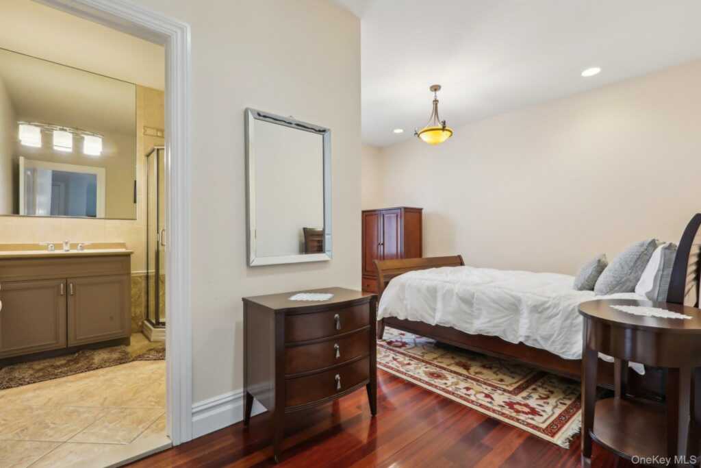 2 Tompkins Court, Nyack, NY 10960 - Photo 16 of 45