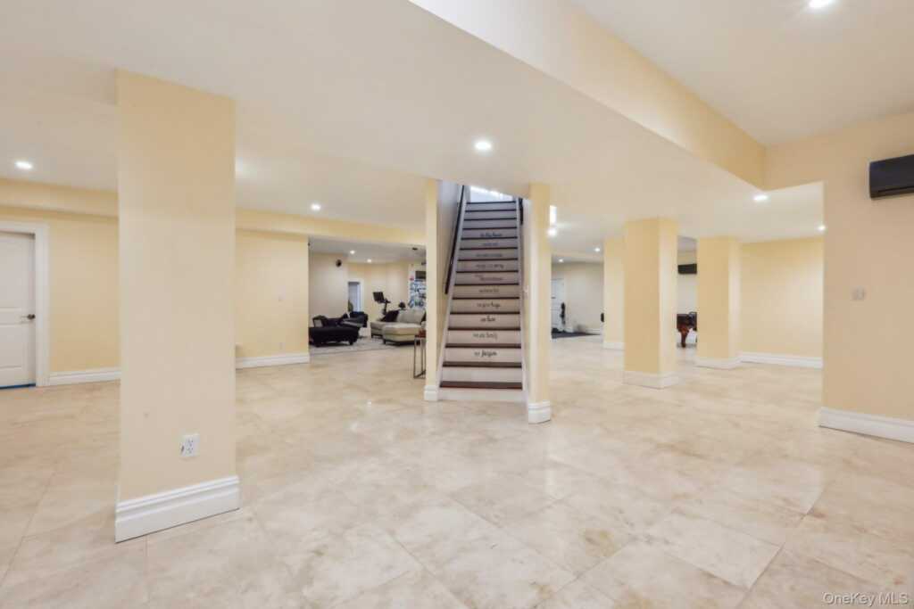 2 Tompkins Court, Nyack, NY 10960 - Photo 33 of 45